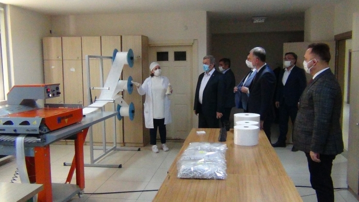 Günde 10 Bin Adet Maske Üretecekler