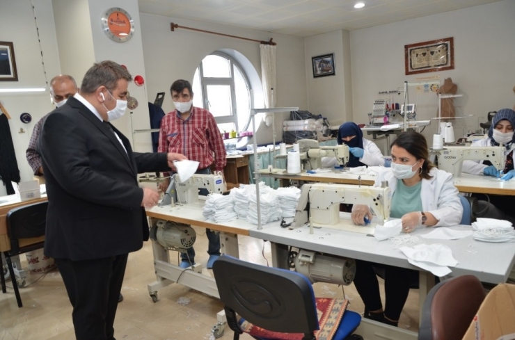 Palandöken Belediyesi’nden Maske Üretimi