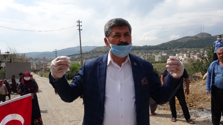 Mahalle Halkından Maske Ve Eldivenli Baz İstasyonu Eylemi