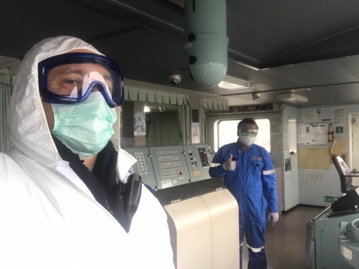 İstanbul Boğazı’ndan Korona İsimli Gemi Geçti