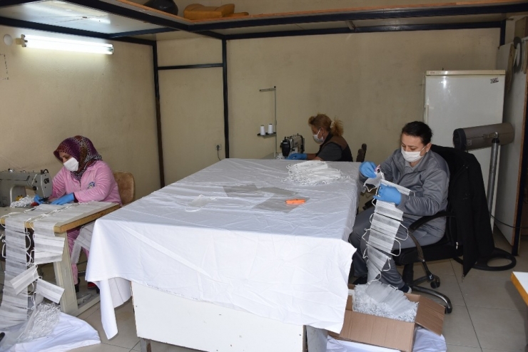Salihli Belediyesi Maske Üretimine Başladı
