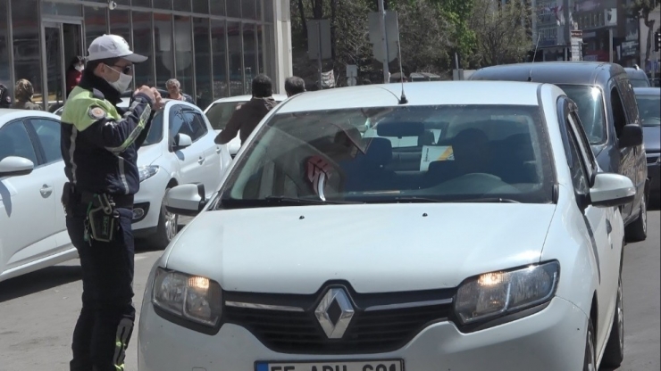 Samsun’da Maske Ve Sosyal Mesafe Uygulaması