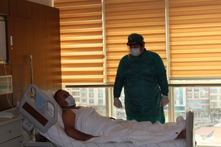 Siirt’te İmmun Plazma Tedavisi Uygulanan Korona Virüs Hastası Gözlerini Açtı