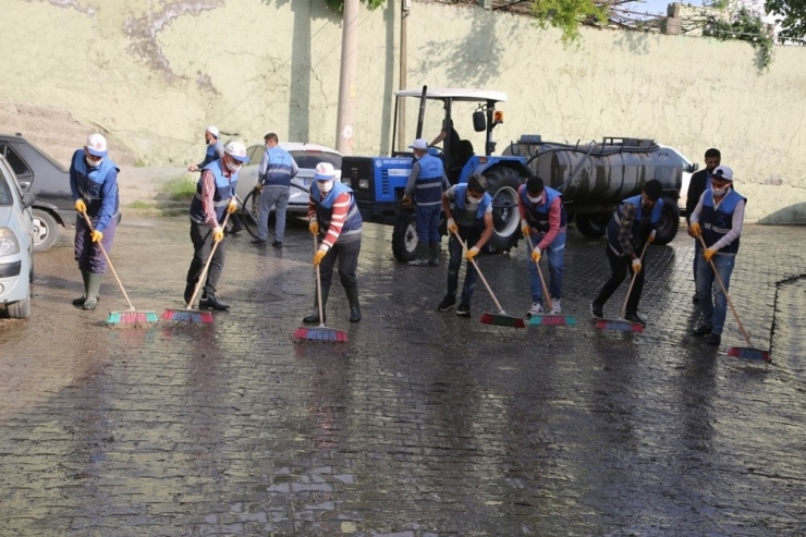 Cizre’de Temizlik Çalışmaları Devam Ediyor
