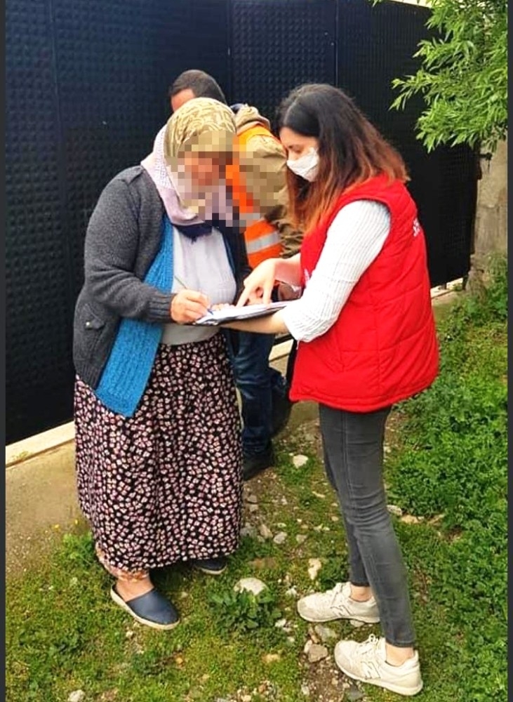 Söke’de İhtiyaç Sahiplerine Yardım Kolileri Dağıtıldı