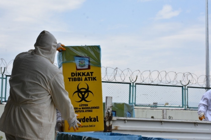 Tarsus Belediyesi, Maske Ve Eldivenler İçin Tıbbi Atık Kutuları Hazırladı