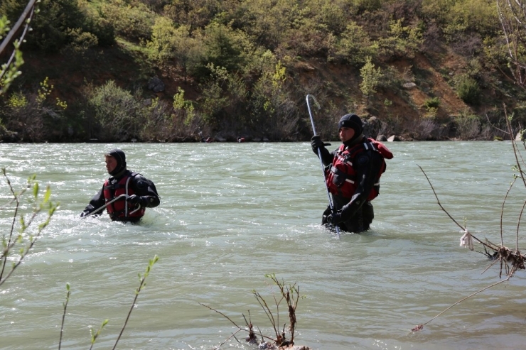 Kayıp Uzman Çavuş Güneş’i Arama Çalışmaları Sürüyor
