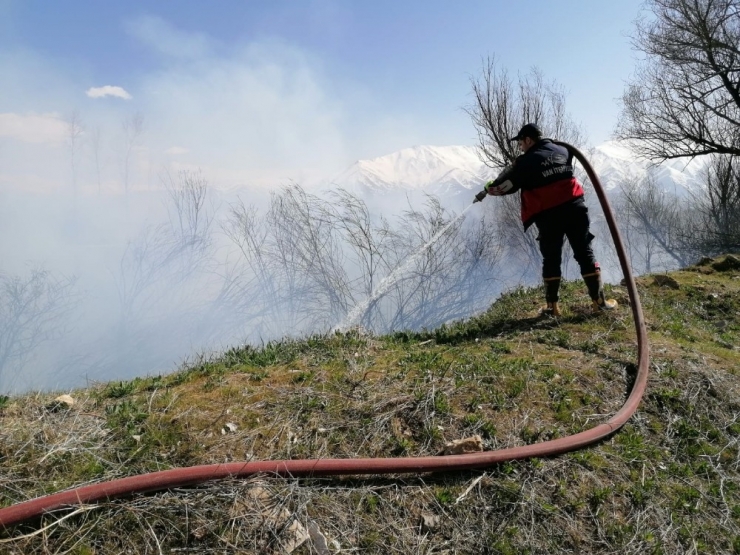 Ağaçlık Bölgede Korkutan Yangın