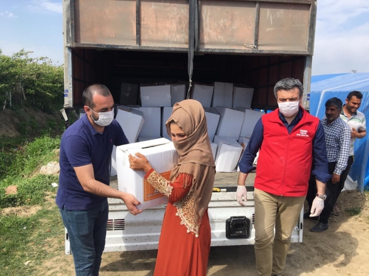 Vefa Sosyal Destek Grubu, Çadır Bölgesinde Gıda Kolisi Dağıttı