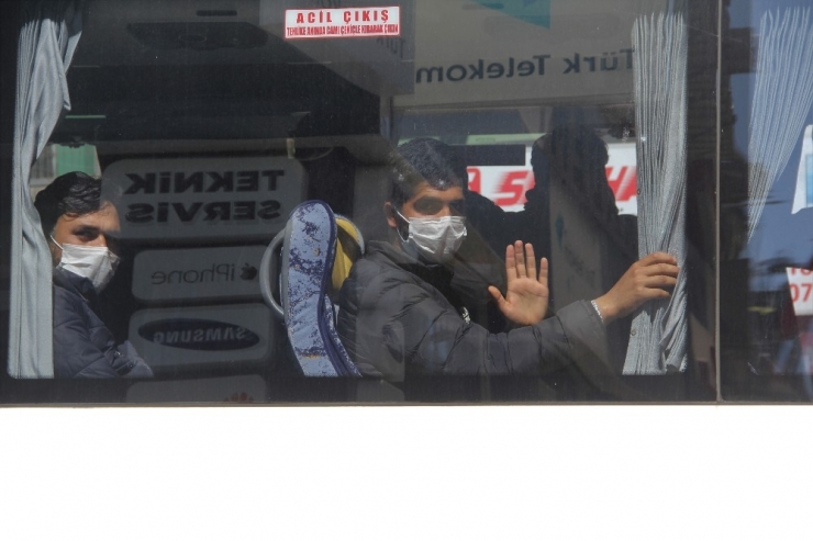 Sınırdan Geçemeyen Göçmenler Samsun’a Getirildi