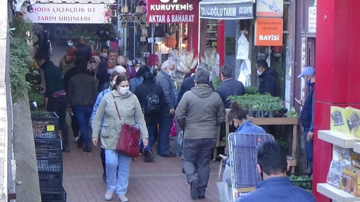 Yasağa Saatler Kala Zonguldak Halkı Sokağa Akın Etti
