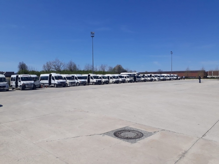 Akçakoca’da Servis Minibüsleri Dezenfekte Edildi