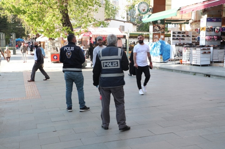 Kurallara Uymayan Kişilere Toplam 108 Bin Tl Para Cezası Uygulandı