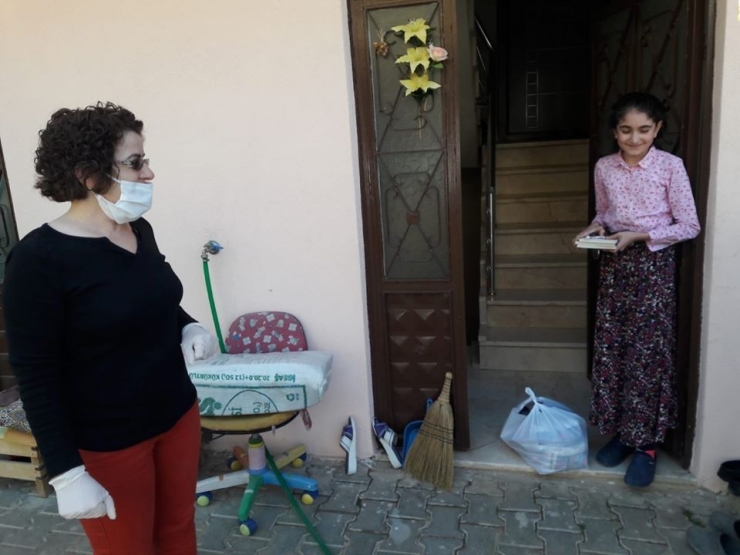 Vefa Sosyal Destek Grubu Birimini Arayarak Okumak İçin Kitap İstedi