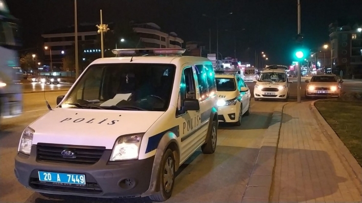 Kazada Yaralanan Motosiklet Sürücüsünü Kaskı Kurtardı