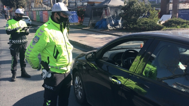 İstanbul’da Sokağa Çıkma Kısıtlamasında Trafik Denetimleri
