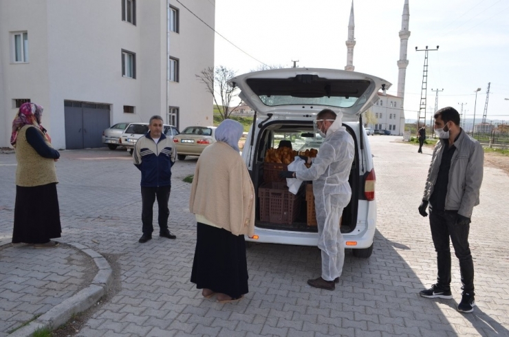 Bünyan Belediyesi Mahallelere Ekmek Dağıtıyor