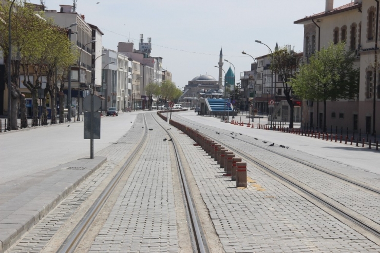Konya’da Sokağa Çıkma Kısıtlaması Sonrası Sokaklar Boş Kaldı