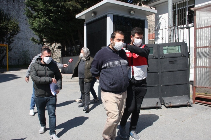 Sultan Abdulhamid’in Türbesine Saygısızlık Yapan 2 Kişi Adliyede