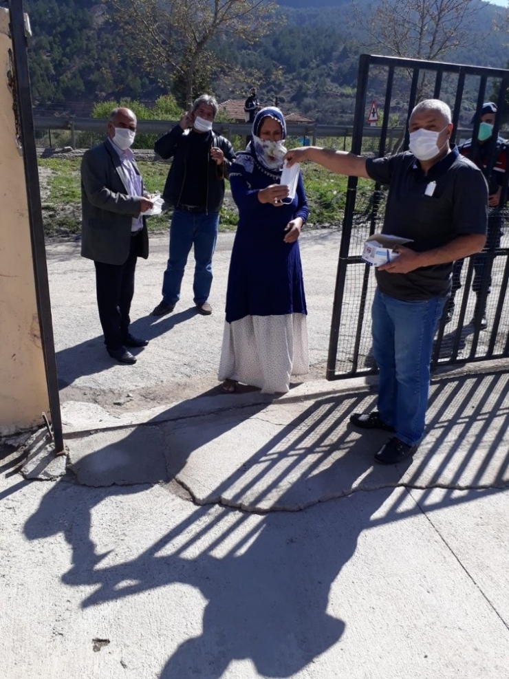 Cumayanı Köyünde Hareketliliği Azaltmak İçin Pazar Kuruldu