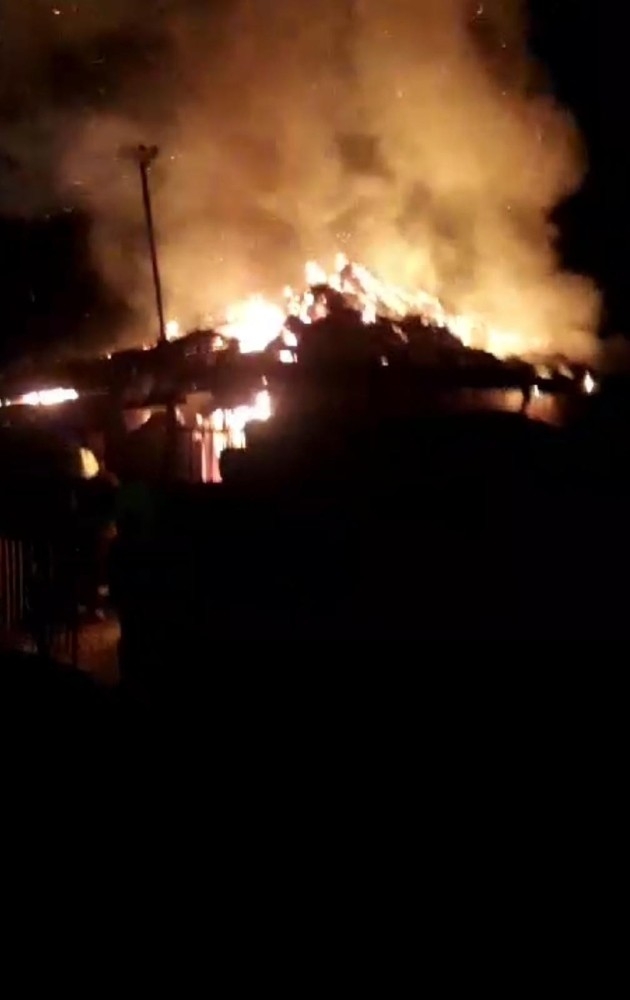 Karantina Altındaki Mahallede Ev Alevlere Teslim Oldu