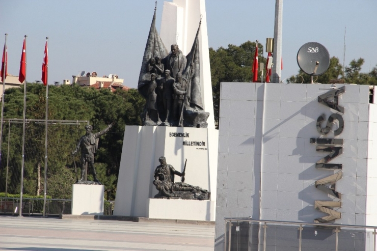 Manisa’da Cadde Ve Sokaklarda Sessizlik Hakim