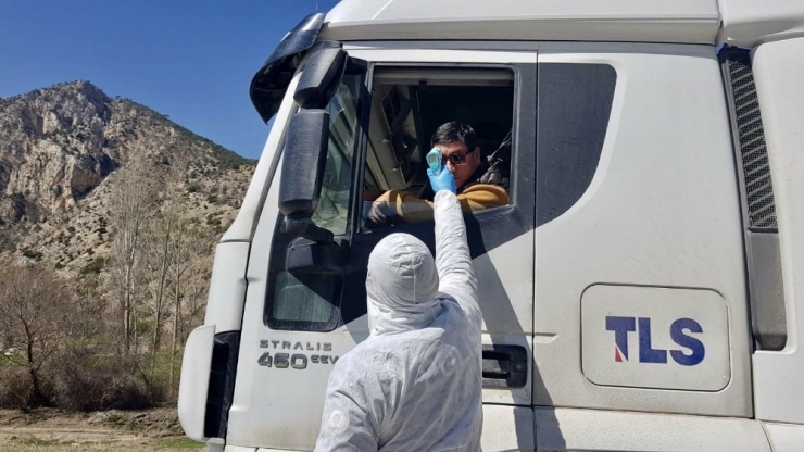 Nallıhan’da Sokağa Çıkma Yasağı Sorunsuz Devam Ediyor