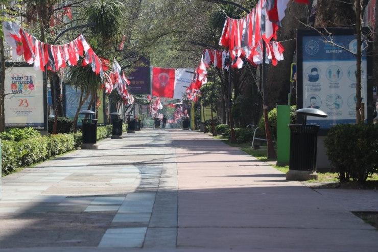 Kocaeli’de Sokaklar Boş Kaldı