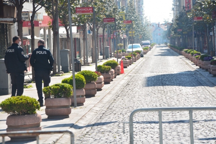 Balıkesir’de Kısıtlama Sokakları Boşalttı