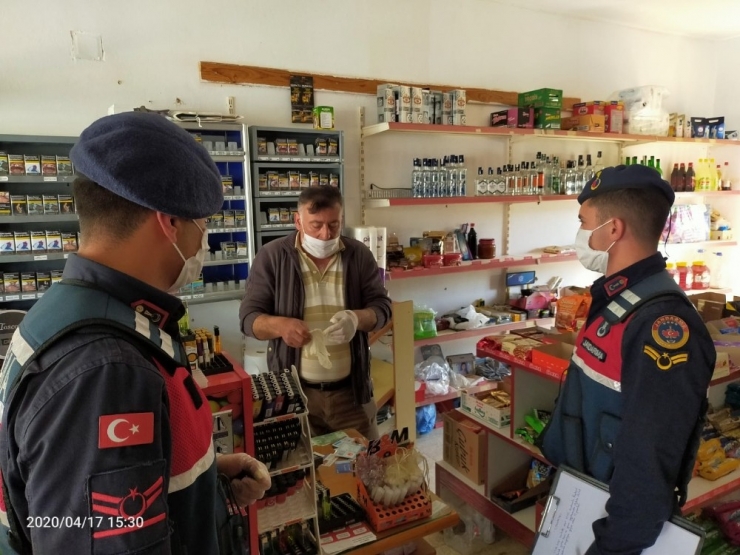 Mersin’de Jandarma Sokağa Çıkma Yasağı Bulunan 6 Kişiye Ceza Yazdı