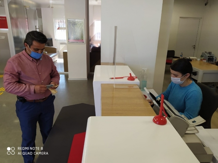 Muhtardan Kampanyaya Destek: Maaşını Bağışladı