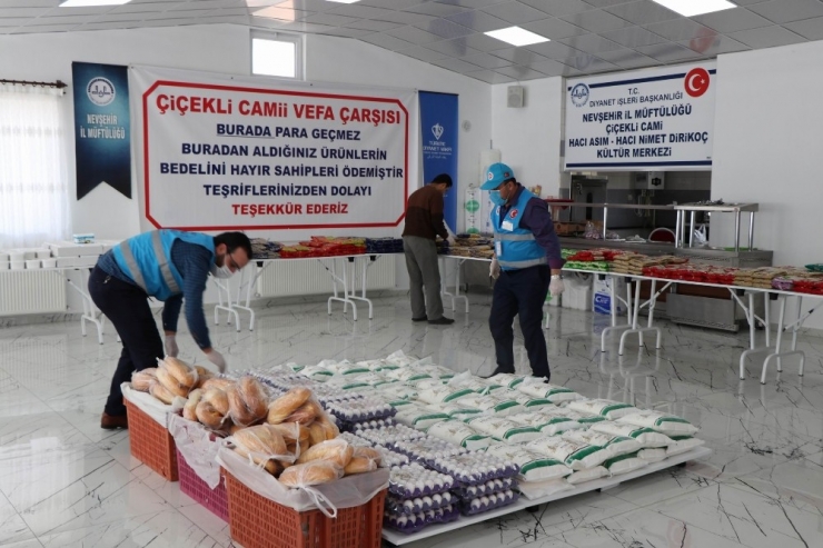 Cami İmamı Camiyi İyilik Marketine Çevirdi