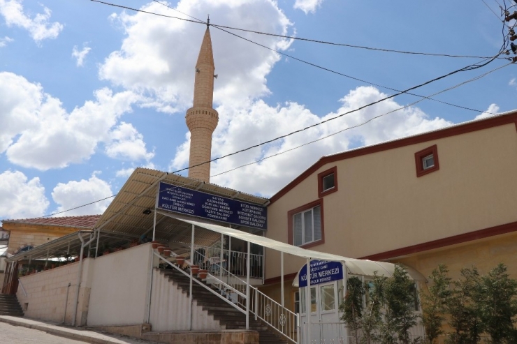 Cami İmamı Camiyi İyilik Marketine Çevirdi