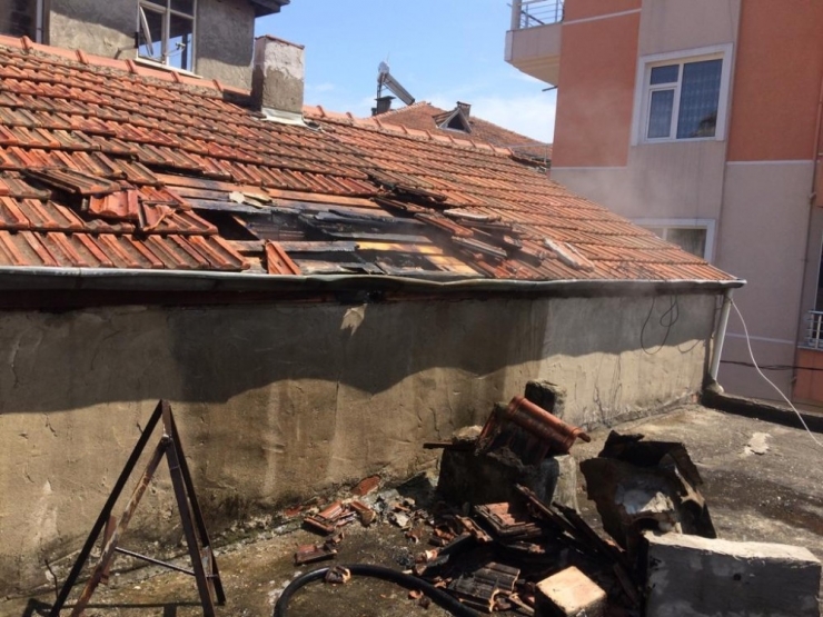 Yufka Açarken Yangın Çıktı