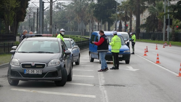 Samsun’da Sokağa Çıkma Yasağında Polis Denetimi