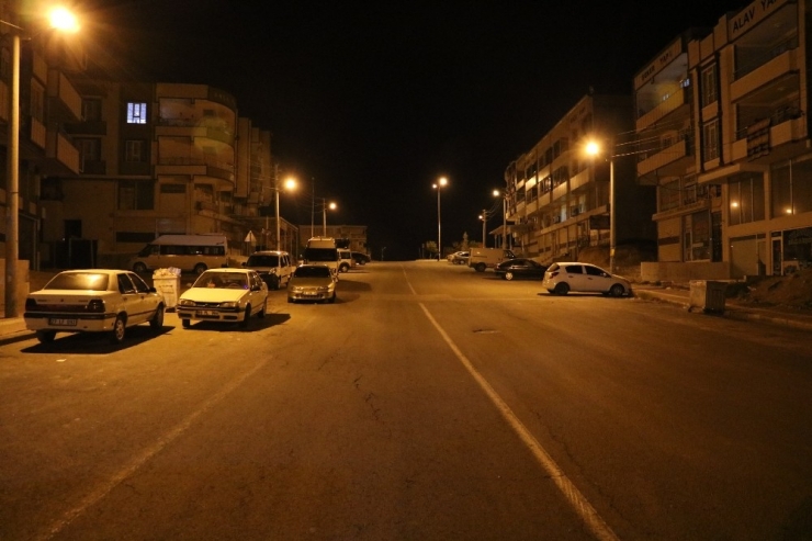 Şanlıurfa’da Cadde Ve Sokaklar Boşaldı