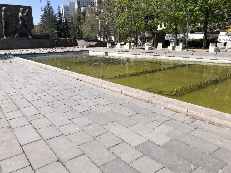 Sokağa Çıkma Kısıtlamasının Ardından Ankara’da Sokaklar Boş Kaldı