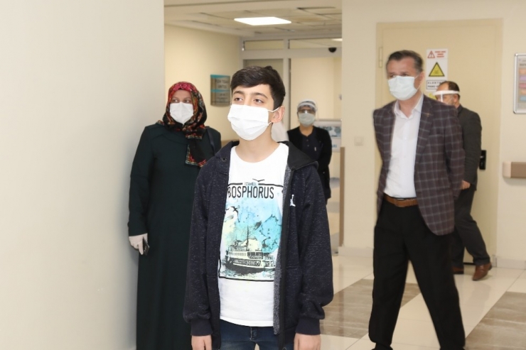 14 Yaşında Korona Virüsü Yendi