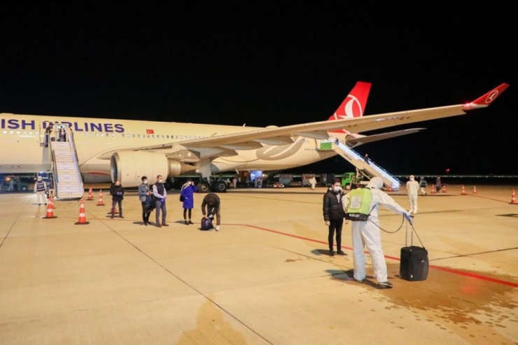 Polonya’dan Tahliye Edilen 212 Kişi Ordu’ya Getirildi