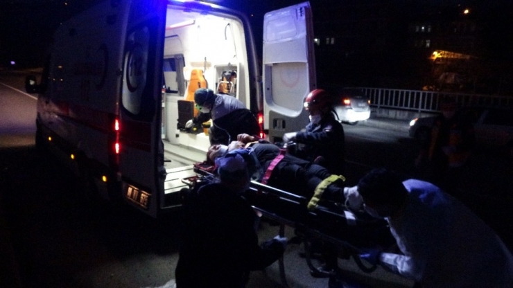 Sokağa Çıkma Kısıtlamasının Olduğu Trabzon’da Trafik Kazası: 3 Yaralı