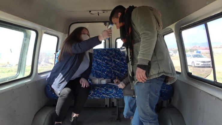 Mevsimlik Tarım İşçilerinin Zorlu Mesaisi