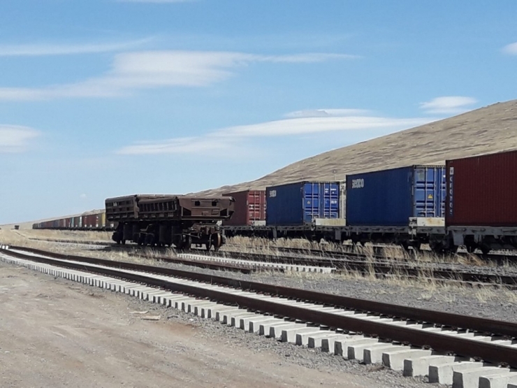 Bakan Karaismailoğlu: "Ülkemizde Üretilen İhracat Ürünlerini Taşıyan 940 Metrelik, 82 Konteynerli Yük Treni Kardeş Ülkelere Doğru Yola Çıktı"