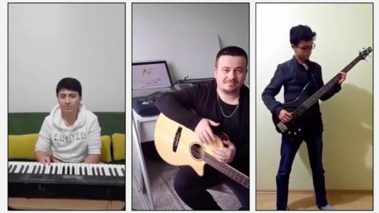 Müzik Öğretmeni Ve Öğrencilerden ‘Evde Kal’ Şarkısı