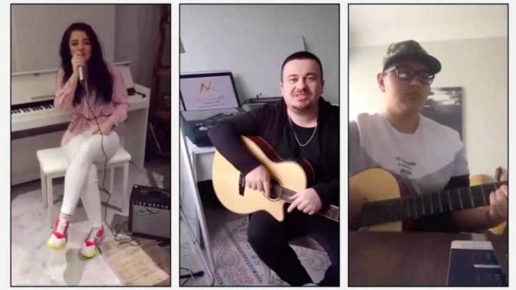 Müzik Öğretmeni Ve Öğrencilerden ‘Evde Kal’ Şarkısı