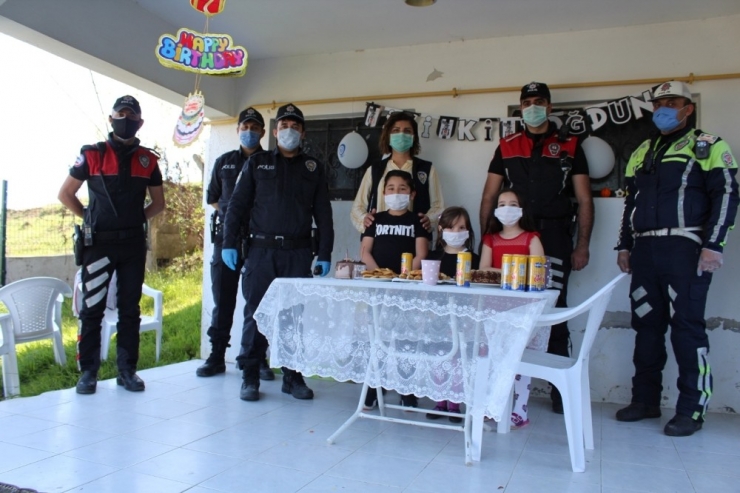 Polis Ekiplerinden 9 Yaşındaki Çocuğa Doğum Günü Sürprizi