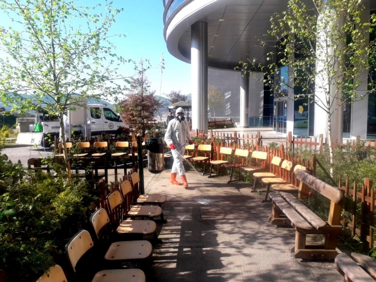 Kdz. Ereğli’de Sokak Ve Caddeler Köpüklü Su İle Yıkanıyor