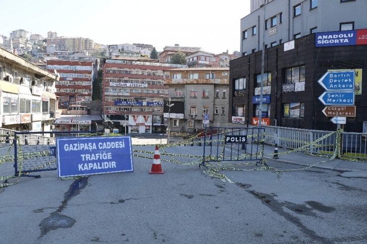 Zonguldak’ta Sokaklar Boş Kaldı