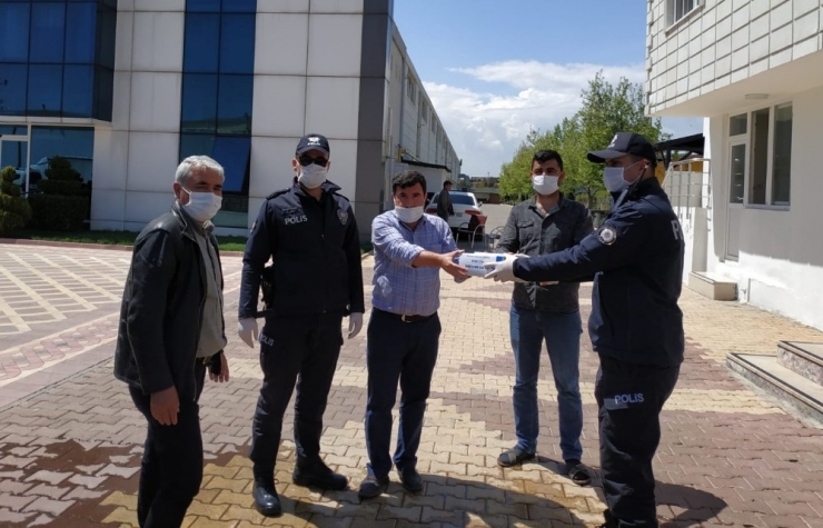 Osb’lerdeki İşletmelere Ücretsiz Maske Dağıtımı