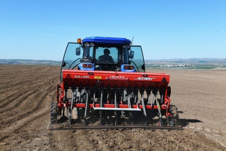 Büyükşehir Belediyesine Ait Tarım Arazilerinde Üretim Başlıyor