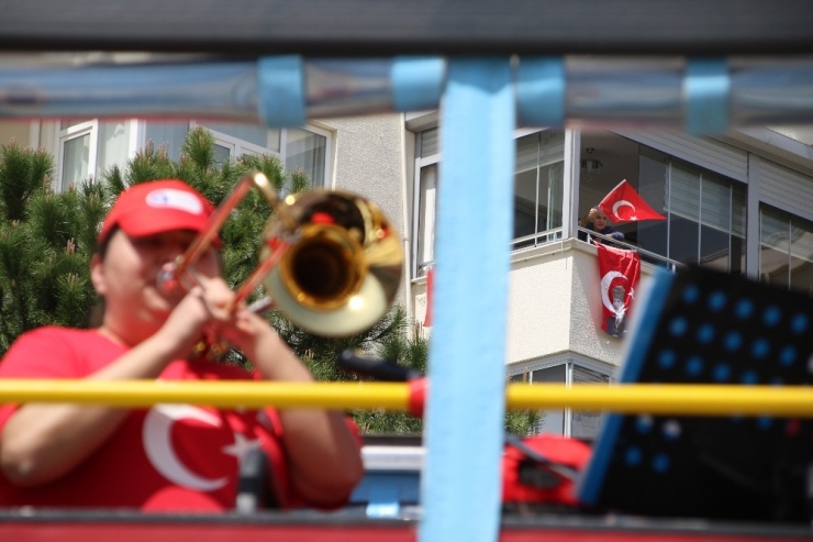 Büyükşehir Bandosu’ndan Mahalle Mahalle Sürpriz Konser